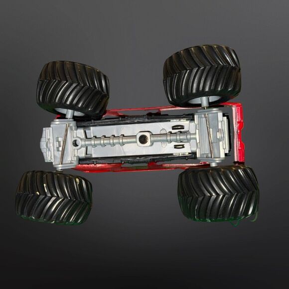 Hot Wheels Monster Jam Grinder Advance Auto Parts Monster Truck 1:64 - Picture 6 of 8